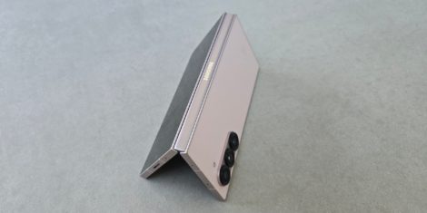 Ustvarjanje brez meja s Samsung Galaxy Z Fold6 in Galaxy AI na dveh zaslonih 1