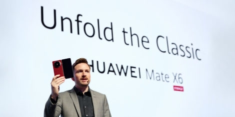 Huawei je predstavil nov prepogljiv telefon Mate X6, serijo Huawei nova 13 in slušalke FreeBuds Pro 4