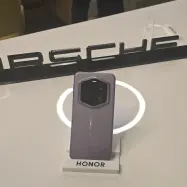 Honor Magic 7 RSR Porsche Design prinaša športno eleganco